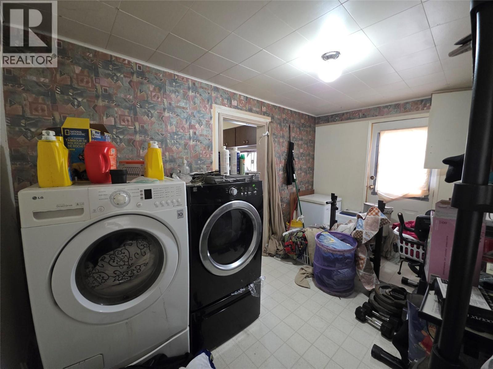 1290 Nelson Avenue, Trail