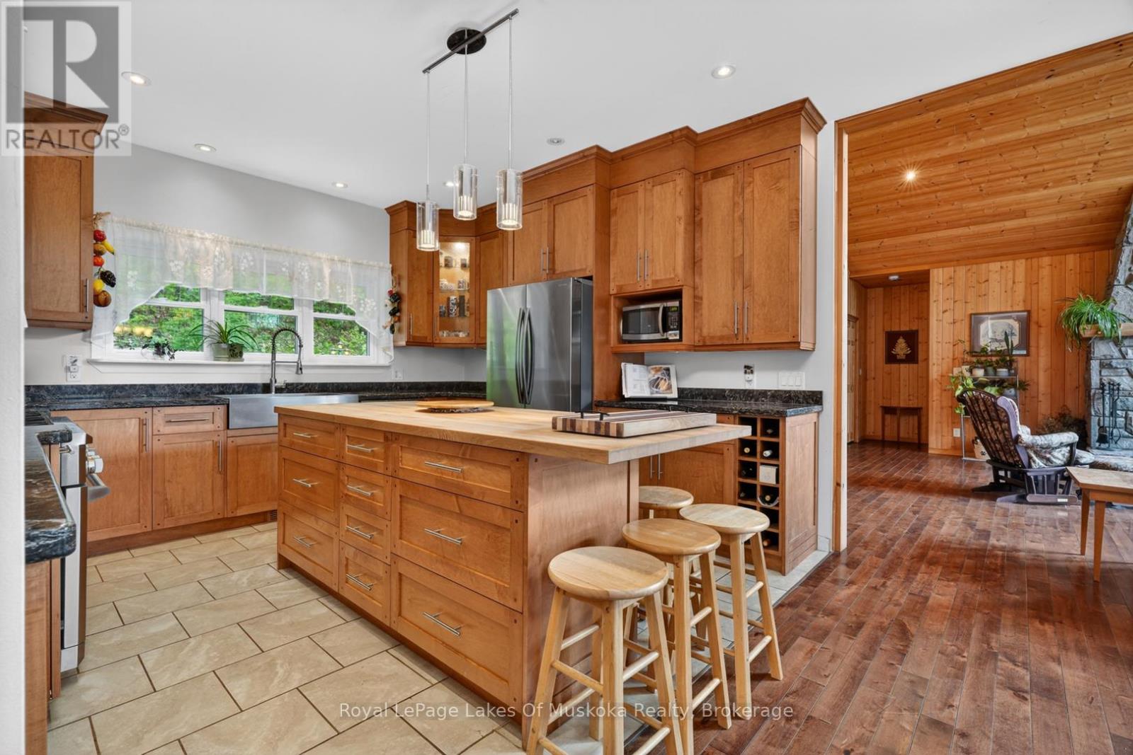 400 MARKLES ROAD - 11