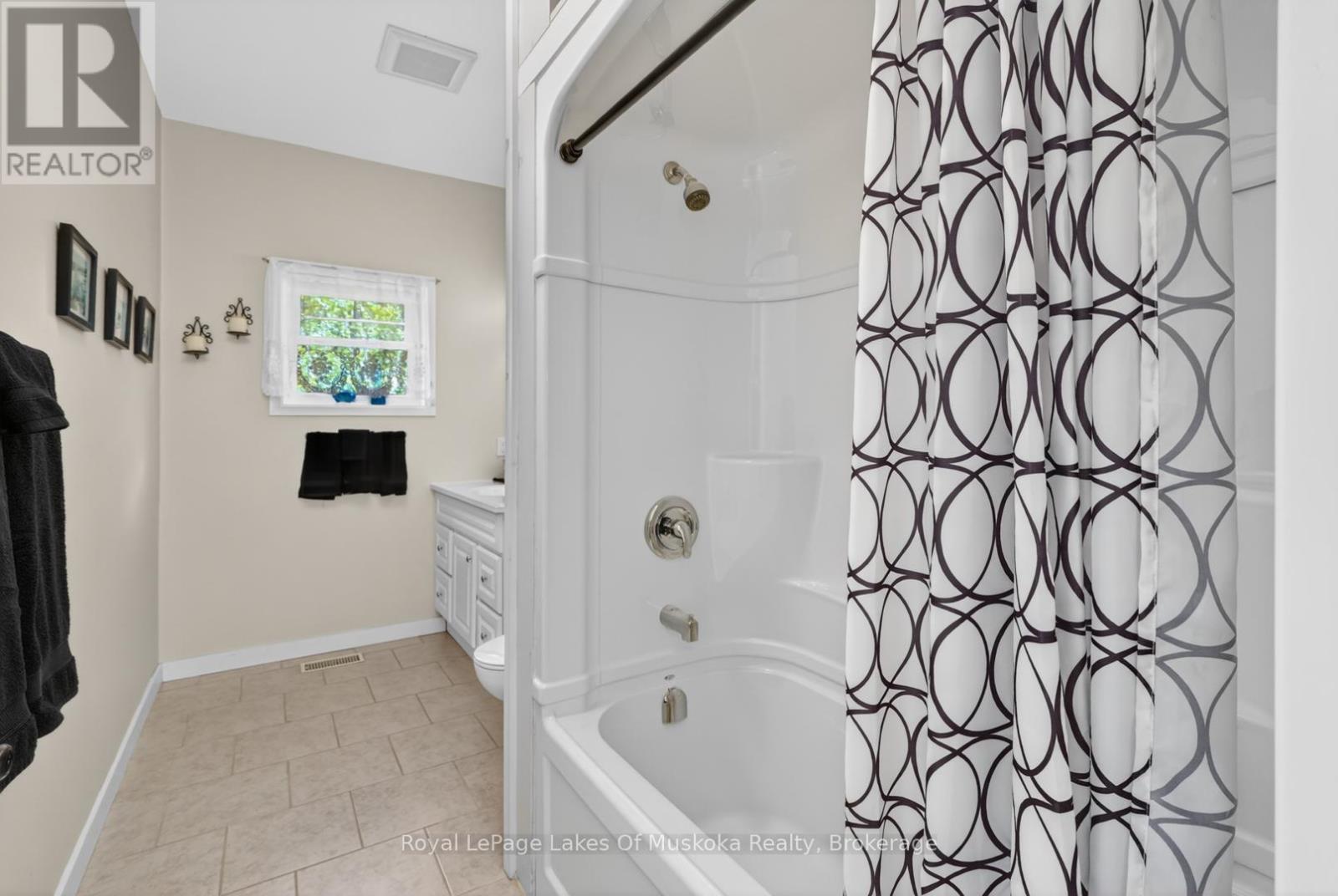 400 MARKLES ROAD - 18