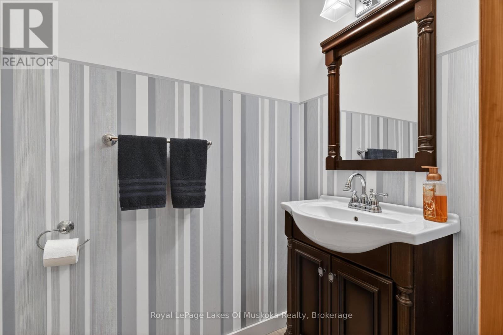 400 MARKLES ROAD - 20