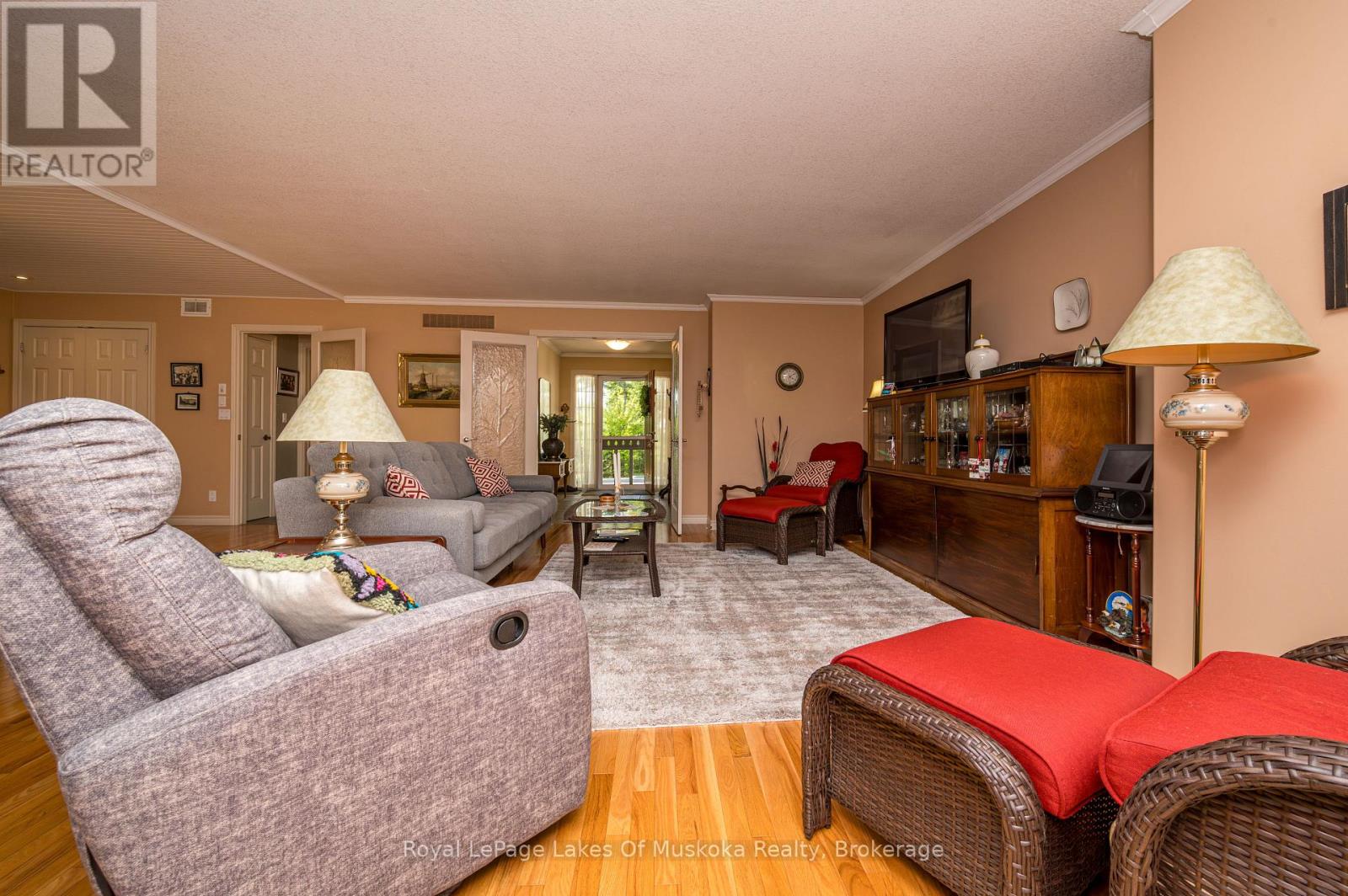 20 DEERHURST HIGHLANDS DRIVE - 10