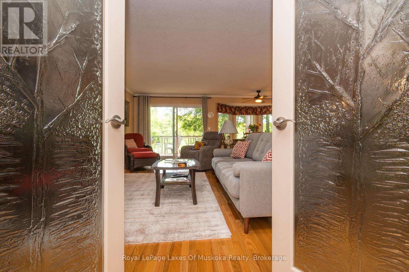 20 DEERHURST HIGHLANDS DRIVE - 7