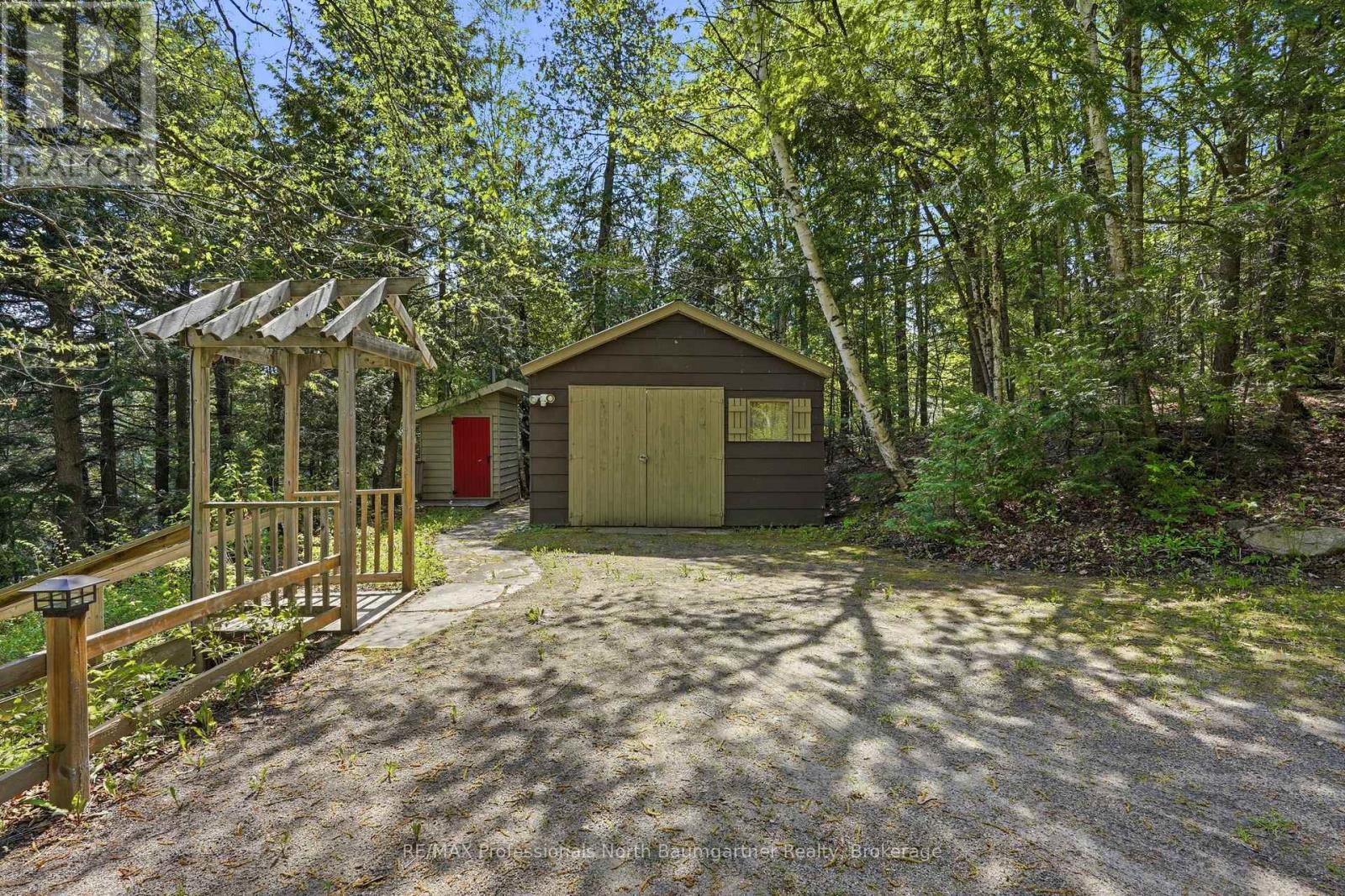 2301 SUMCOT ROAD - 33