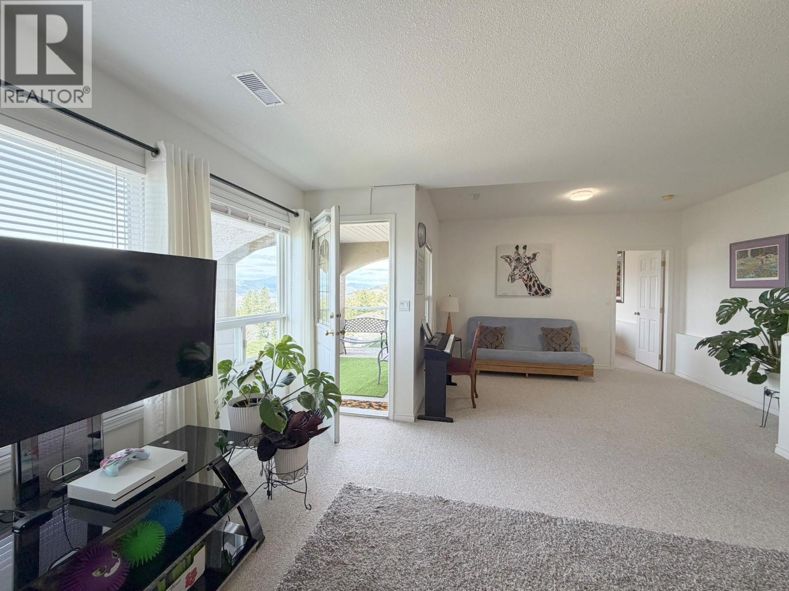 #33 2080 PACIFIC Way - 28