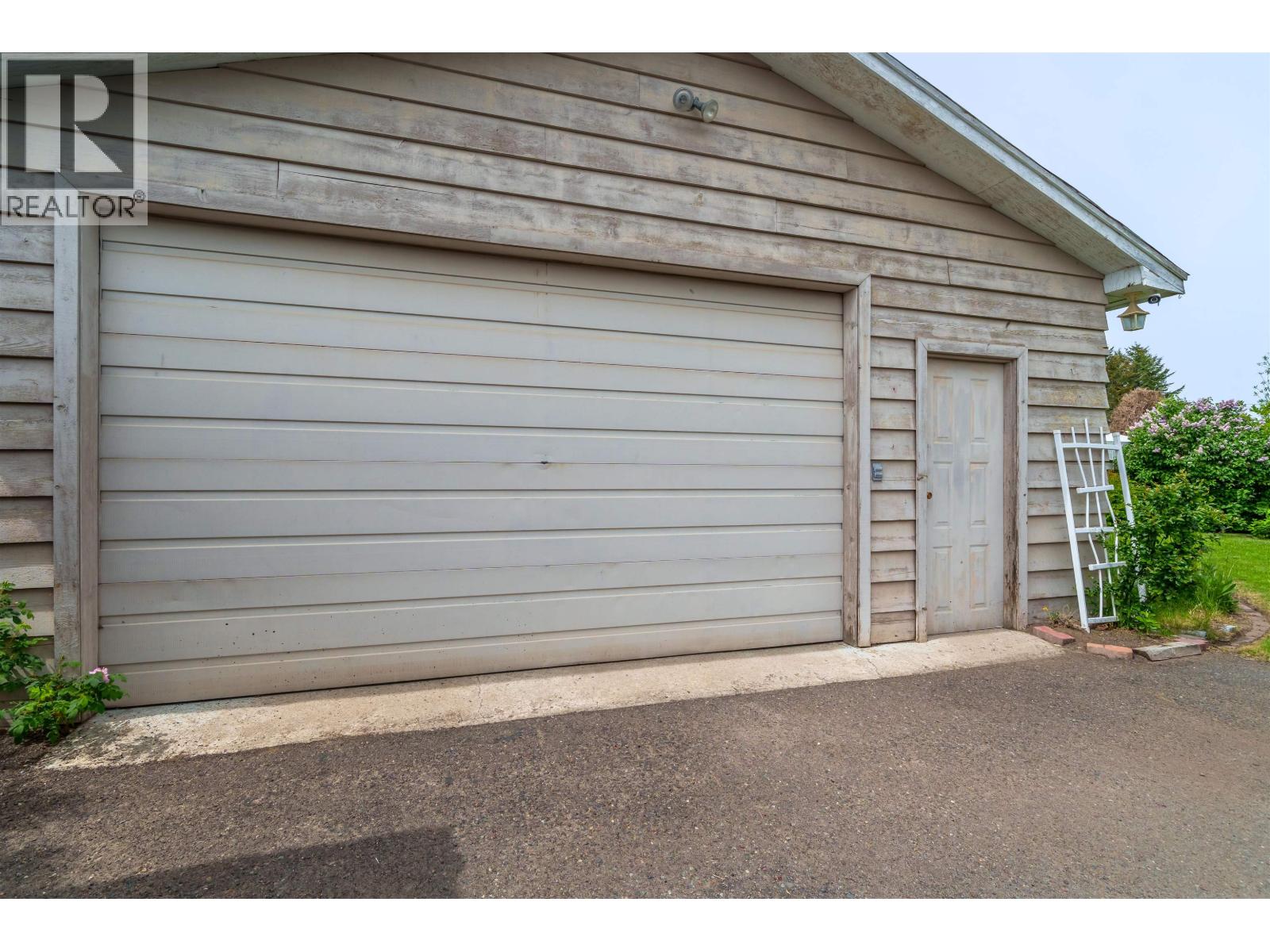 240 DOGWOOD AVENUE - 17