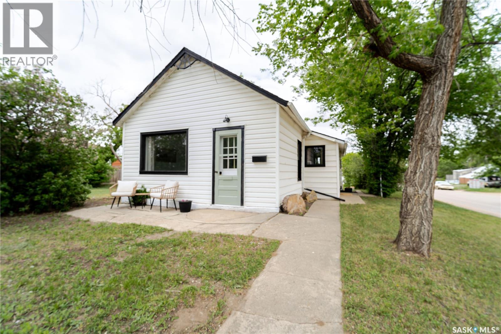 1102 IROQUOIS STREET W - 25