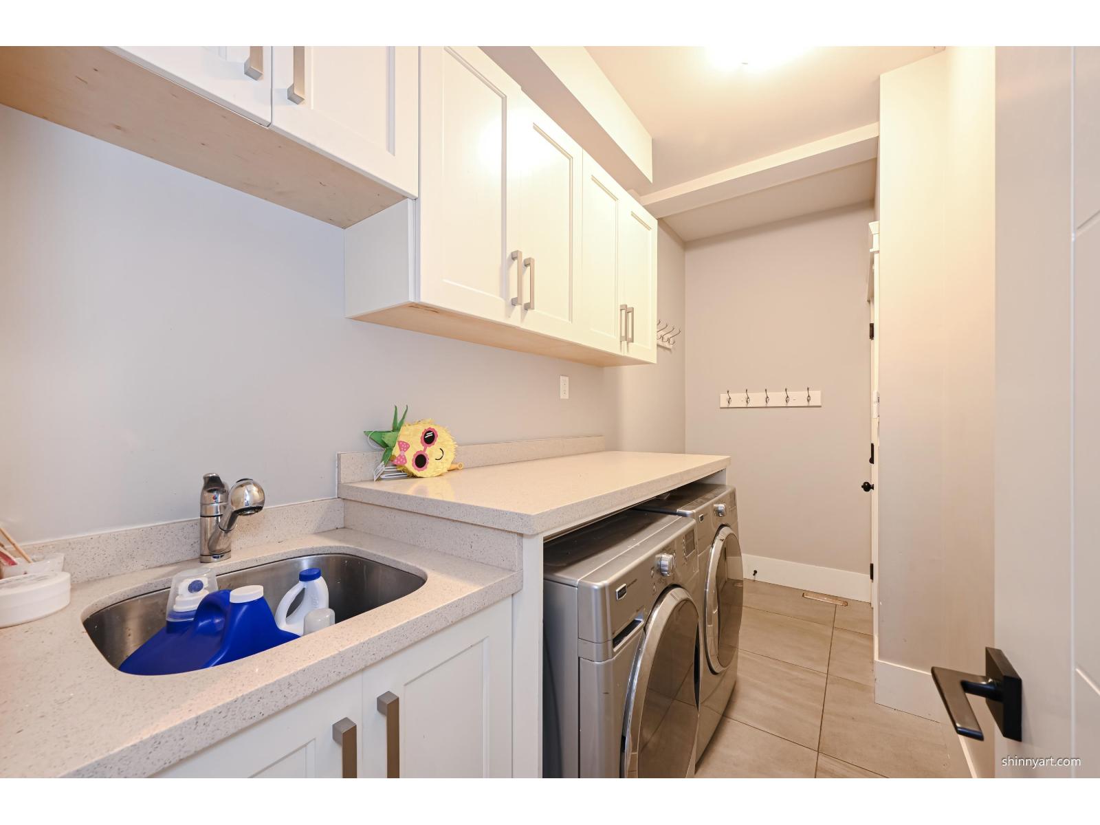 15807 BUENA VISTA AVENUE, White Rock