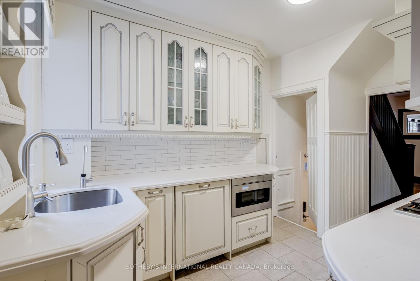 361 HILLSDALE AVENUE E - 16