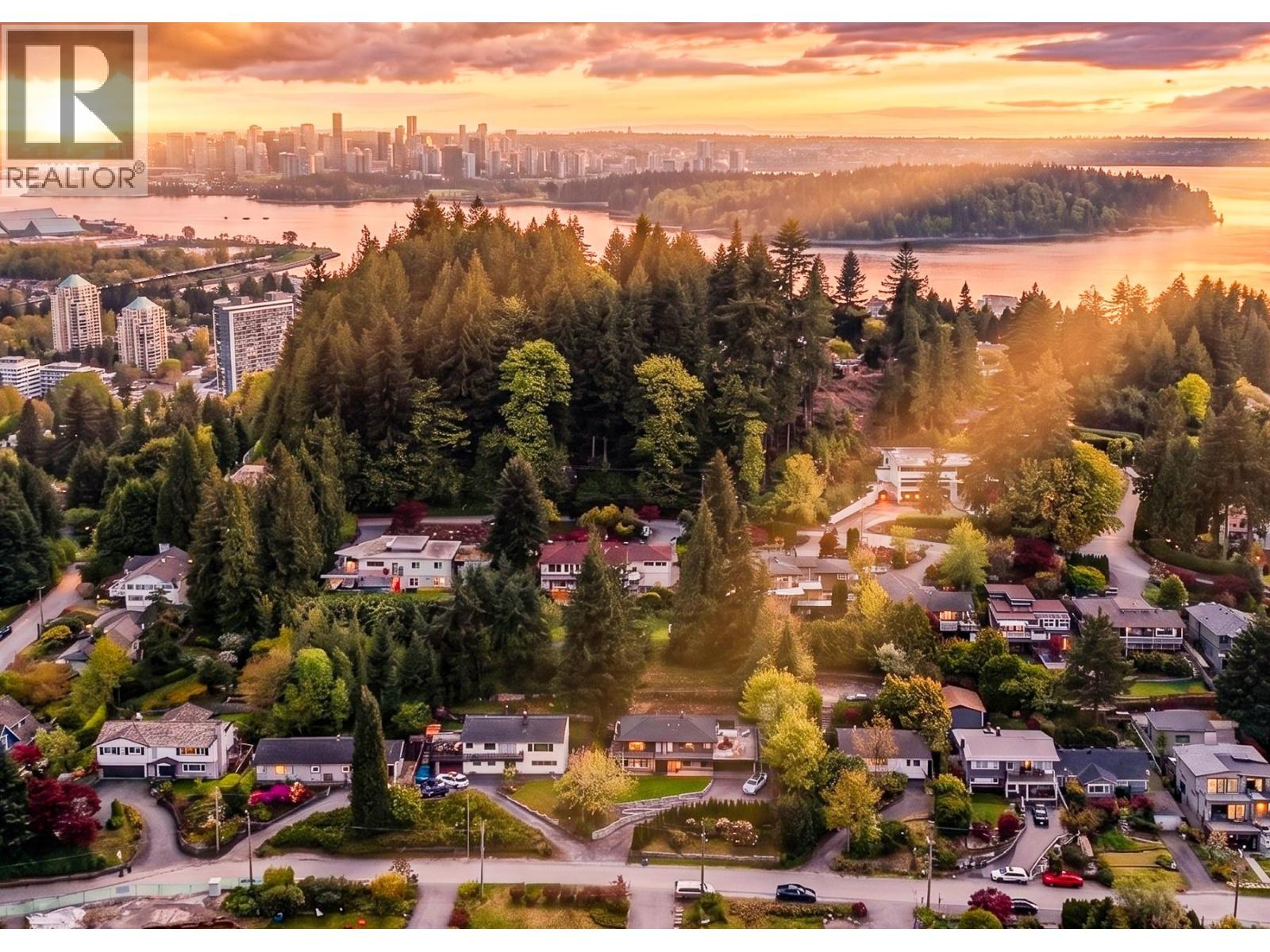 880 JEFFERSON AVENUE, West Vancouver