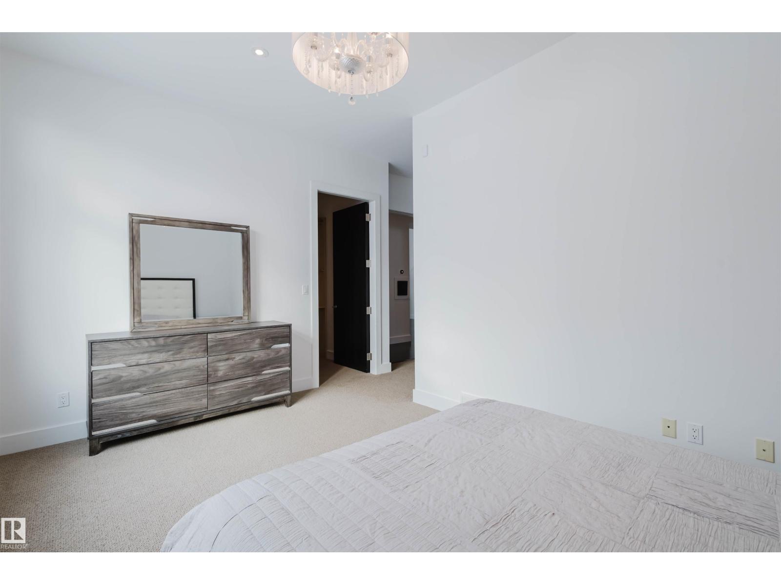 6307 125 ST NW - 34