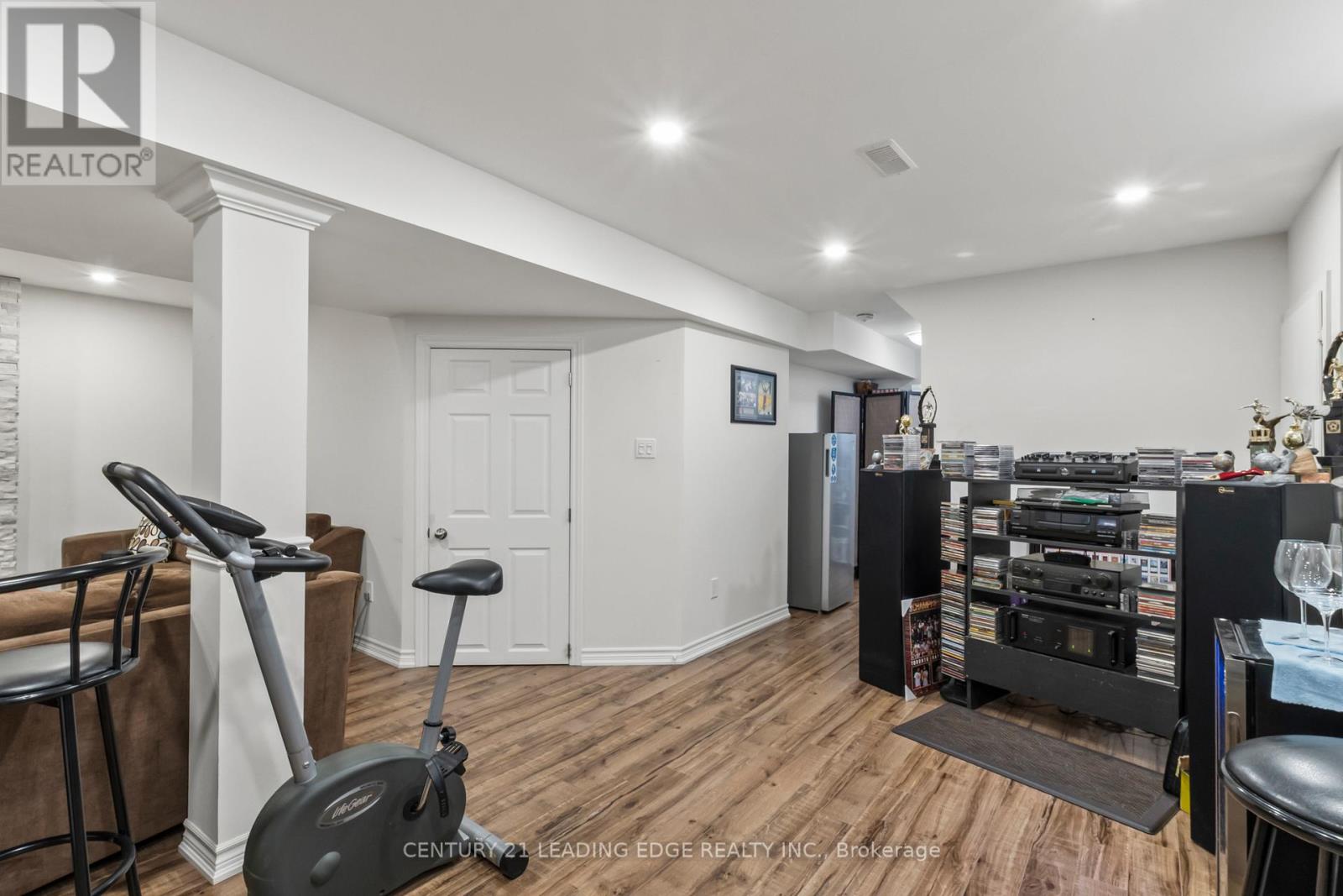 1103 GLENBOURNE DRIVE - 29