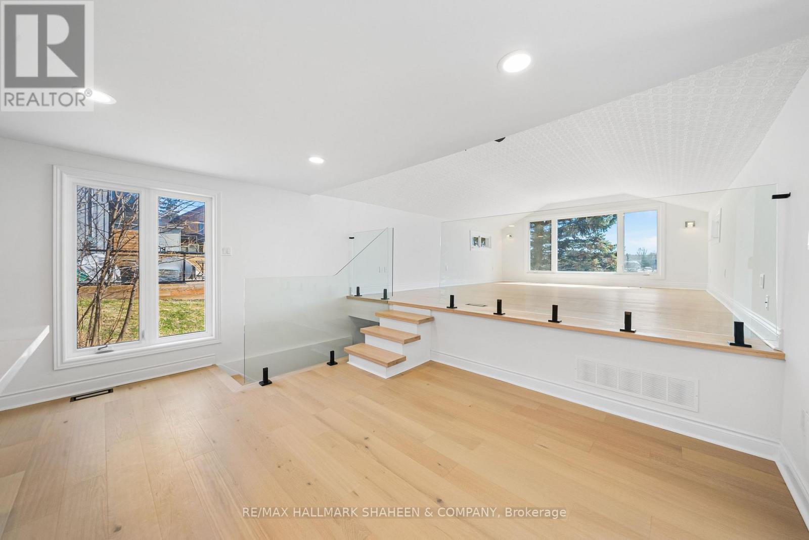 9 EVANS DRIVE - 21