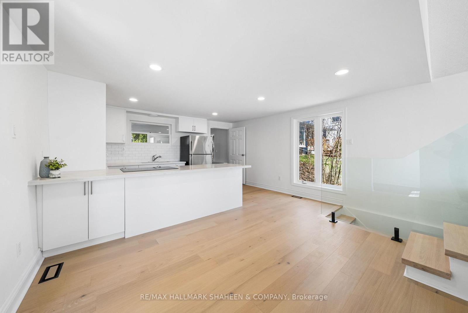 9 EVANS DRIVE - 22