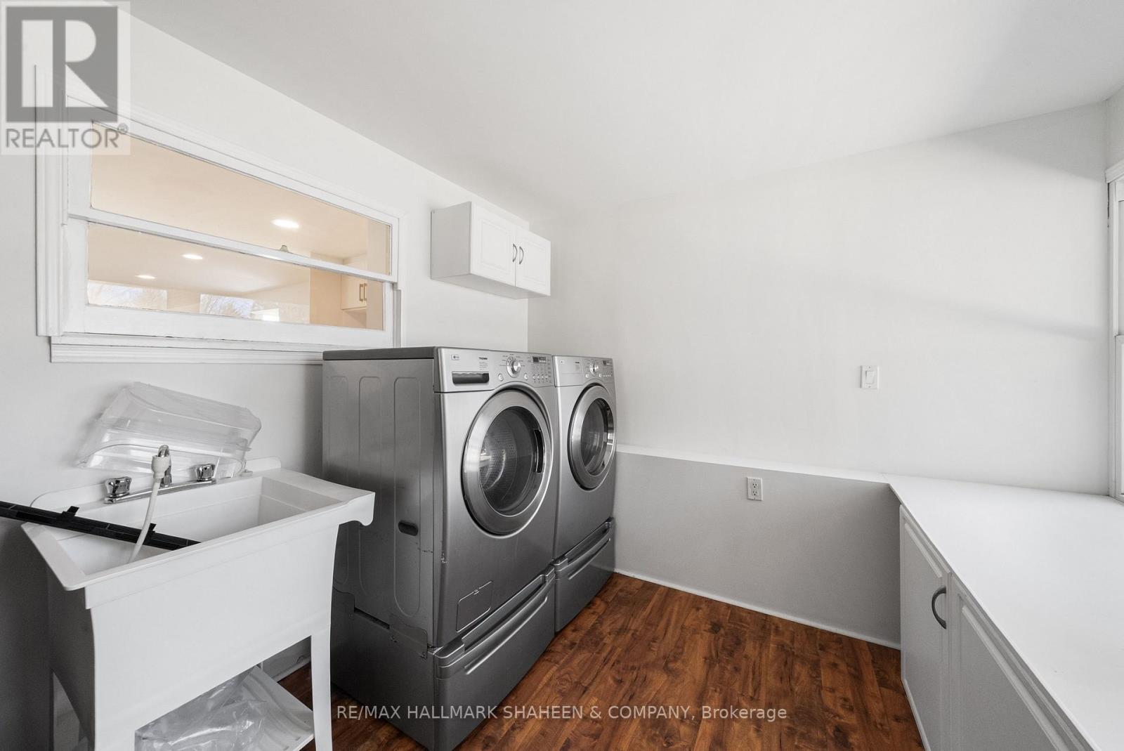 9 EVANS DRIVE - 28