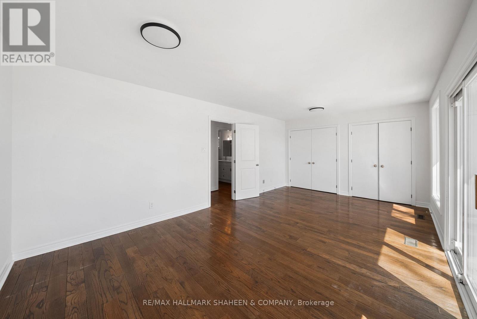 9 EVANS DRIVE - 32