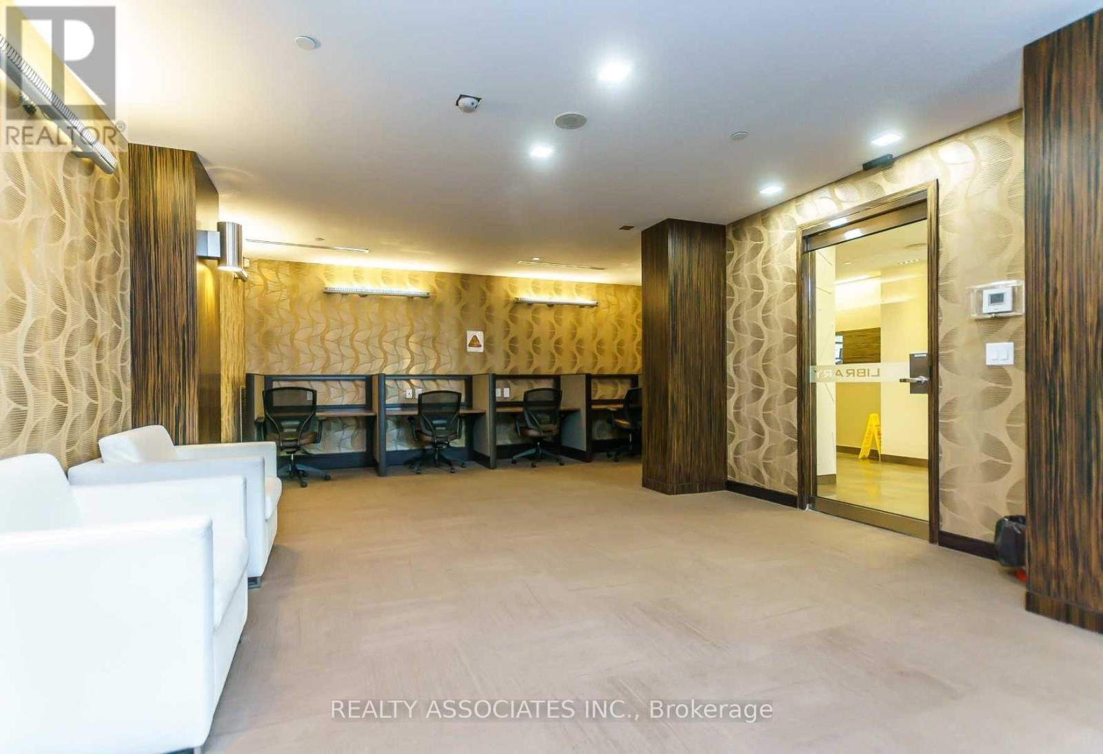 1020 - 277 SOUTH PARK ROAD