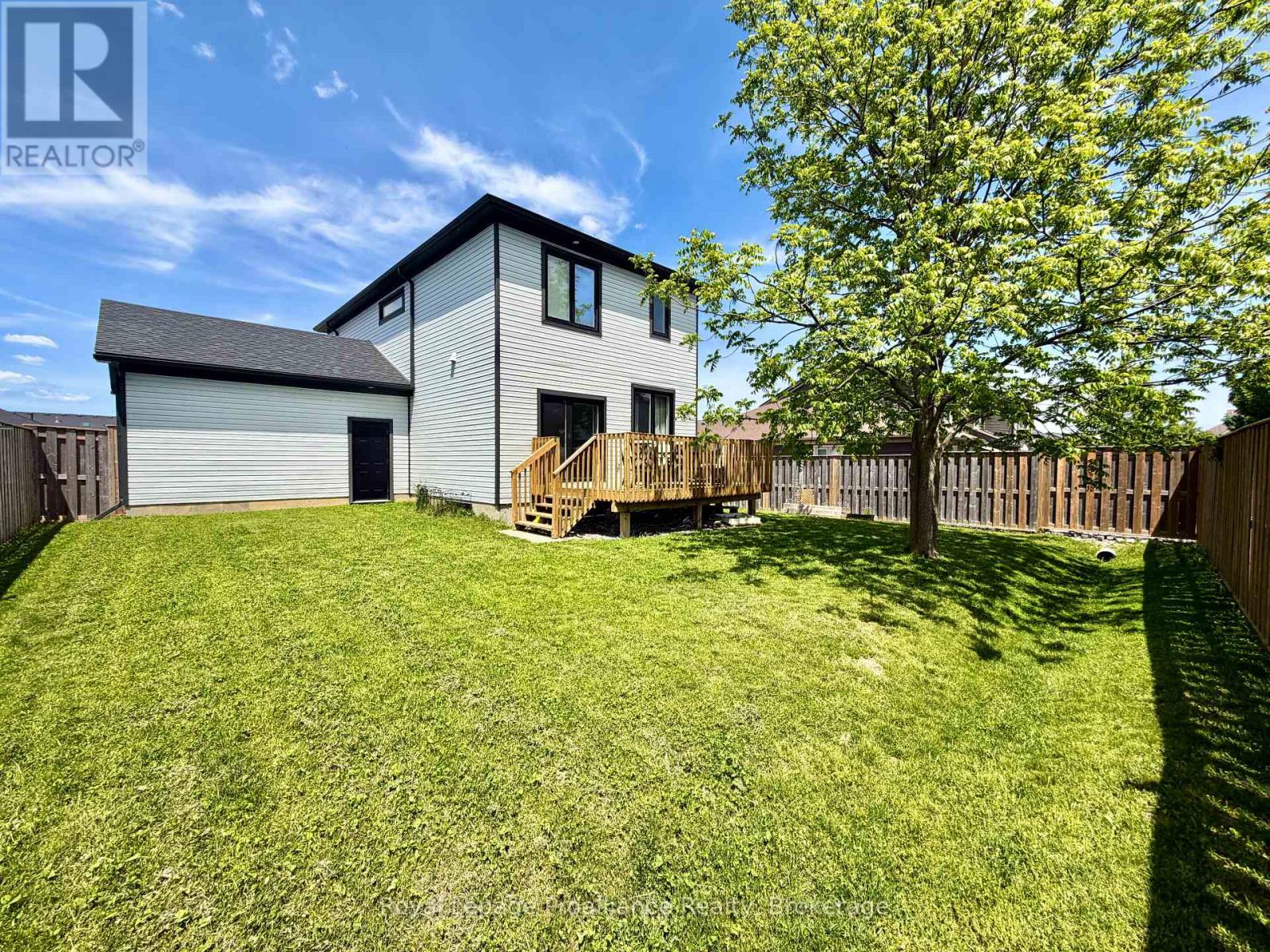 26 CURTIS STREET - 30