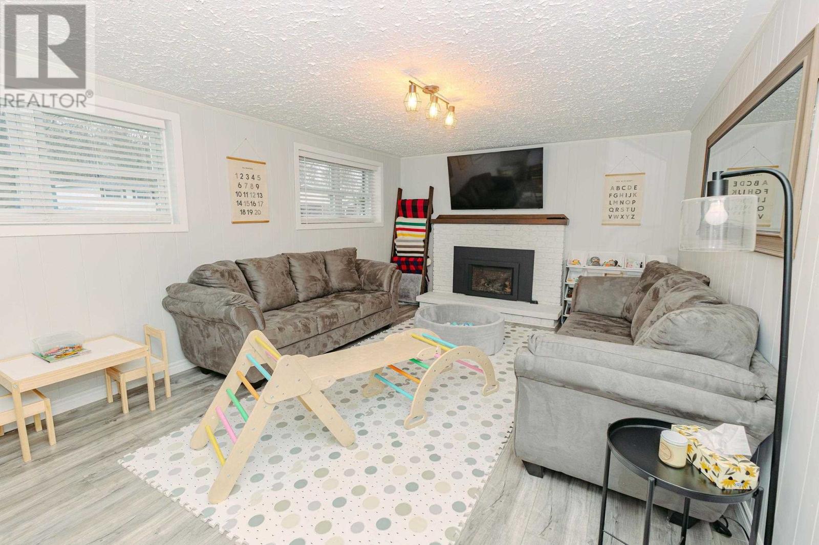 153 Plaintree DR - 24