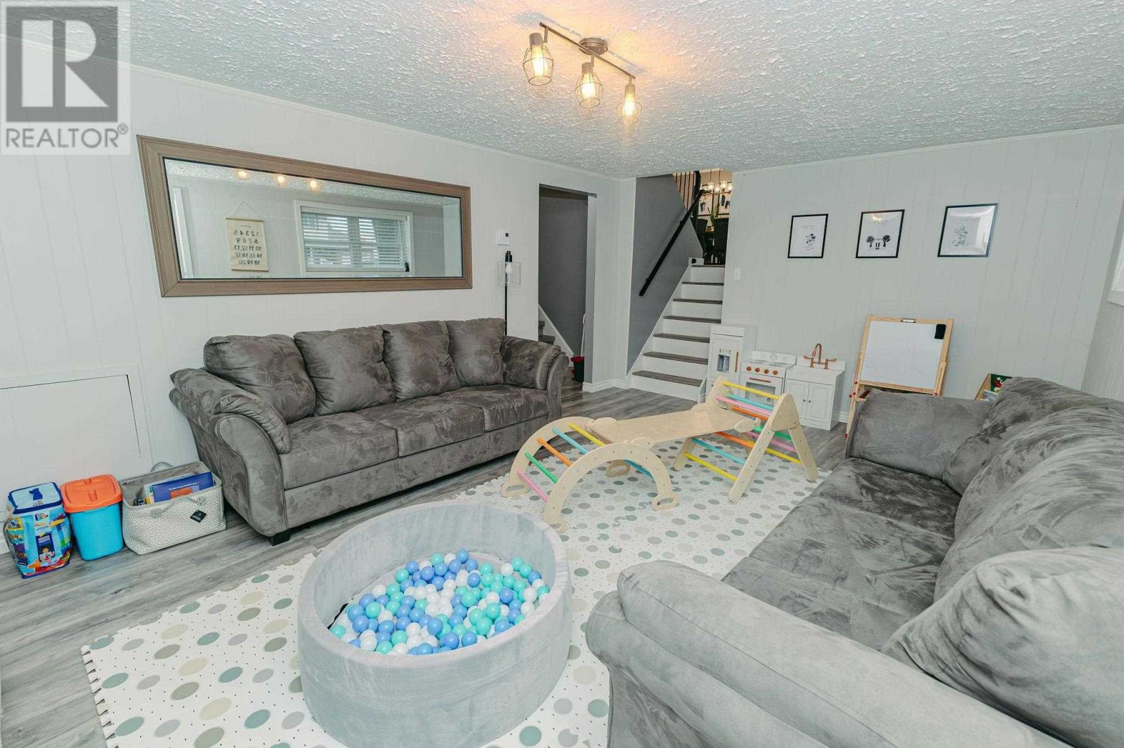 153 Plaintree DR - 25