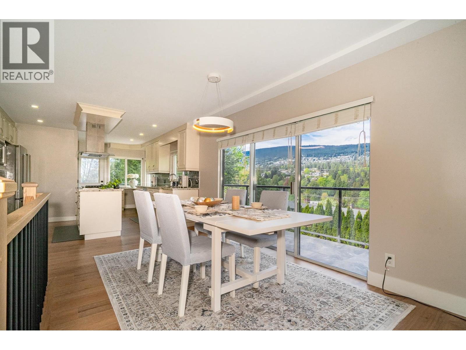 880 JEFFERSON AVENUE, West Vancouver