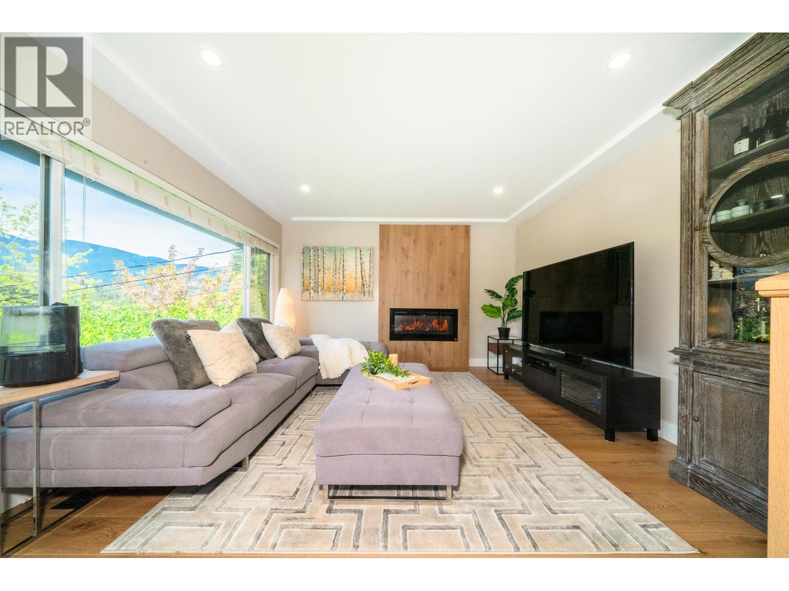880 JEFFERSON AVENUE, West Vancouver