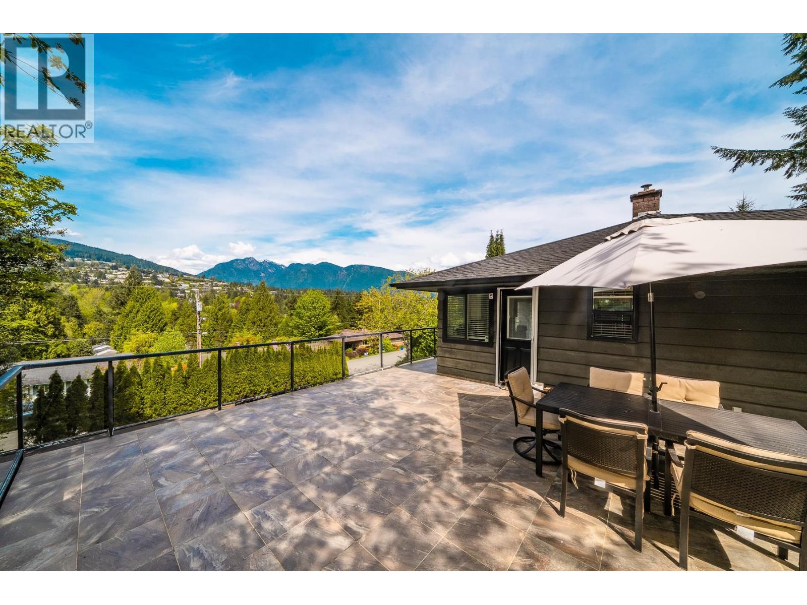 880 JEFFERSON AVENUE, West Vancouver