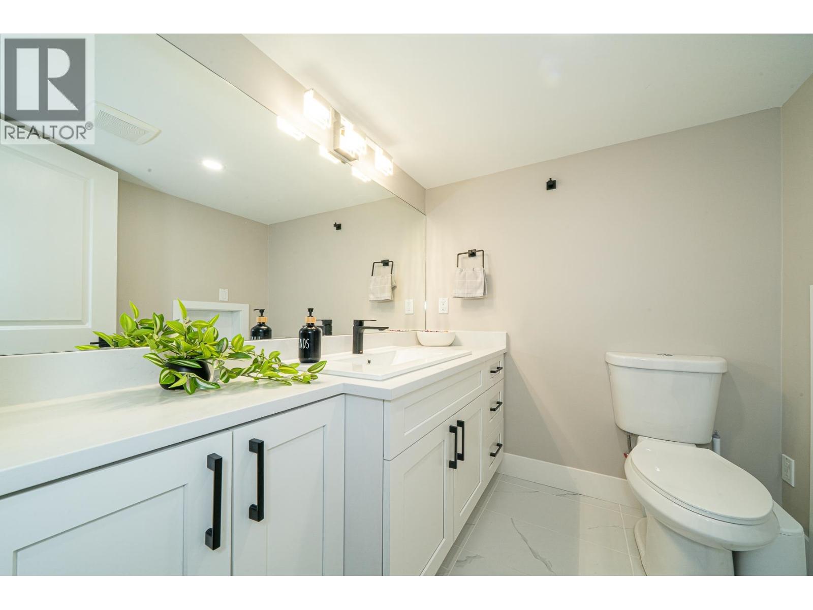 880 JEFFERSON AVENUE, West Vancouver