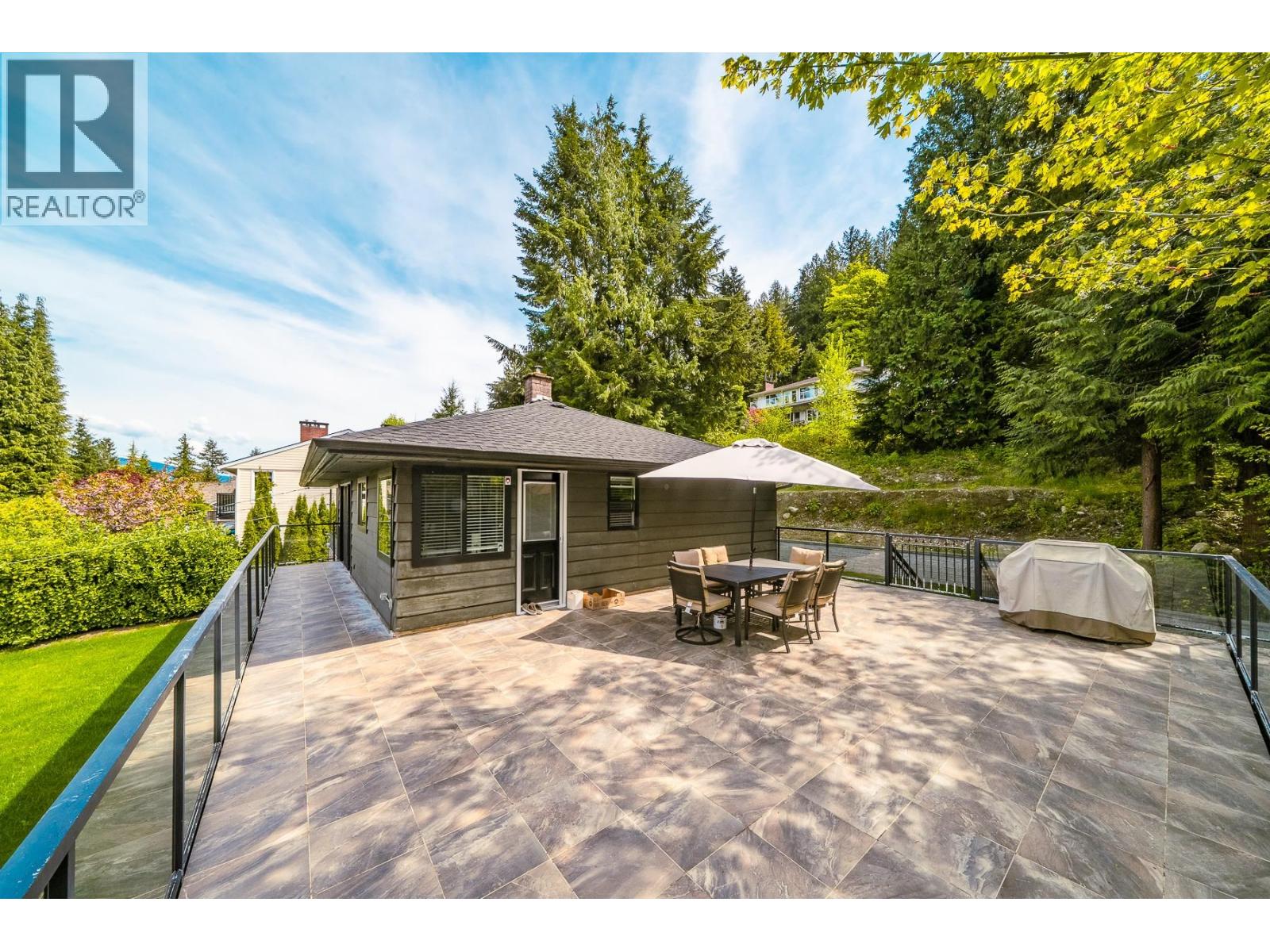 880 JEFFERSON AVENUE, West Vancouver