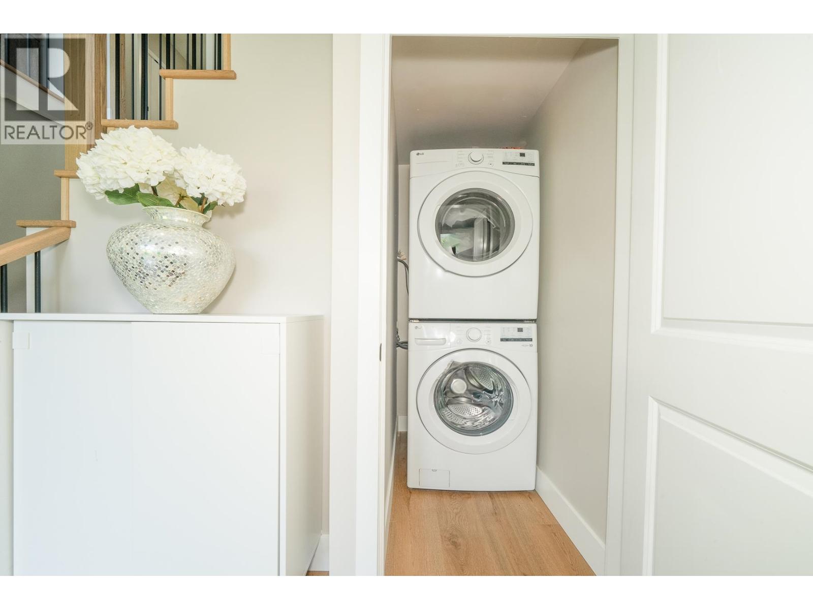 880 JEFFERSON AVENUE, West Vancouver