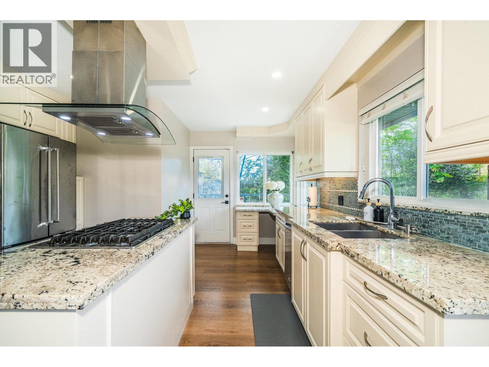 880 JEFFERSON AVENUE, West Vancouver