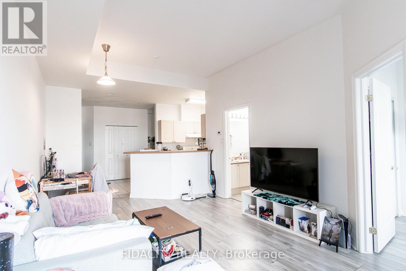 #10M 310 CENTRAL PARK DRIVE - 7