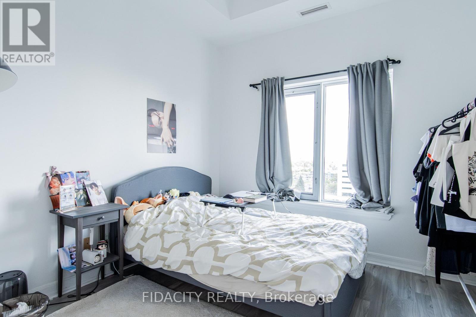 #10M 310 CENTRAL PARK DRIVE - 8