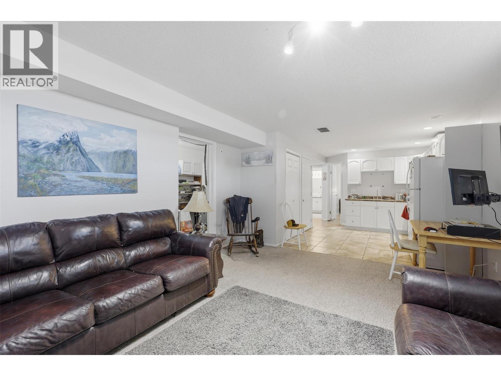 1897 Fleetwood Avenue - 40