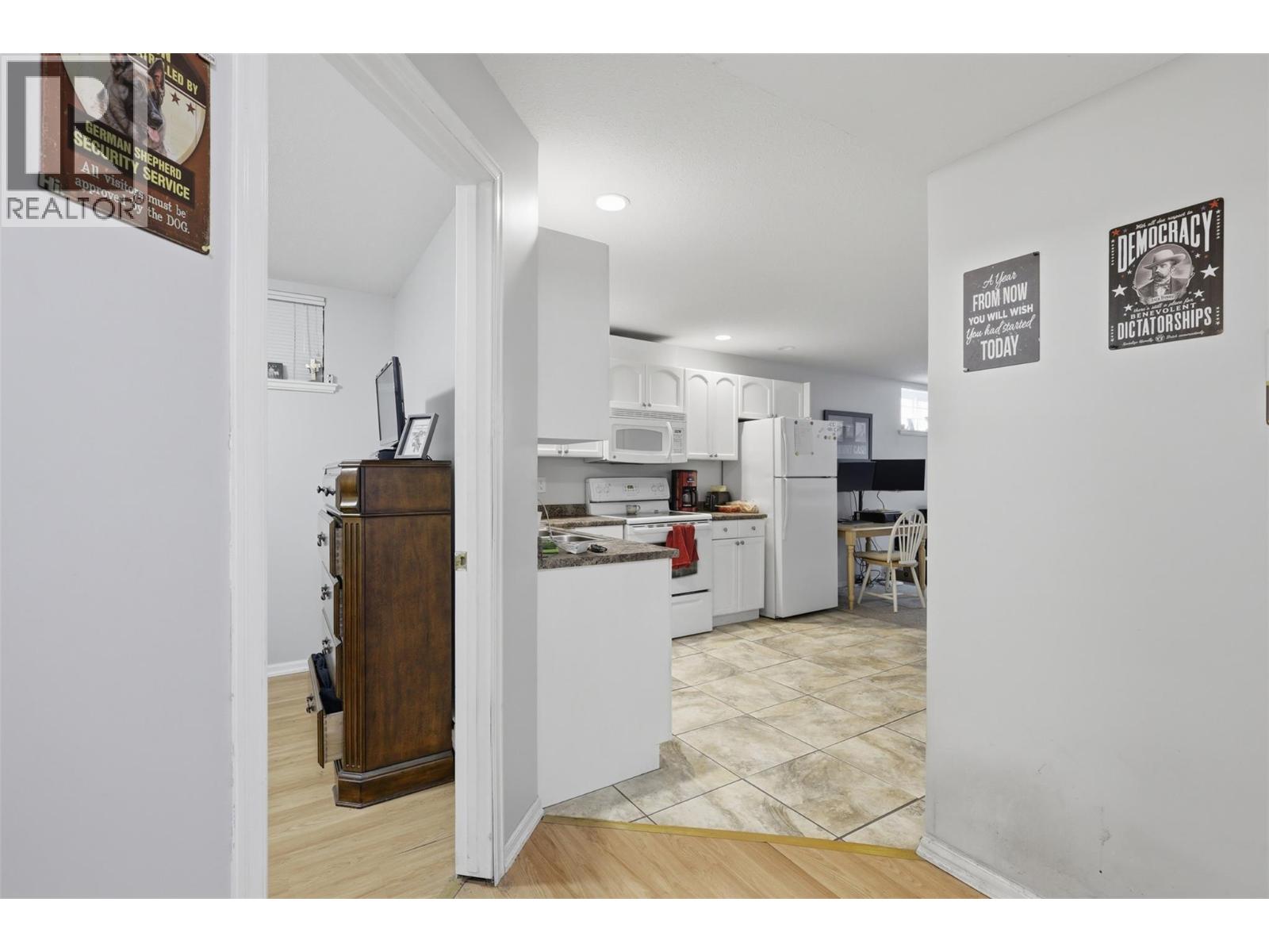 1897 Fleetwood Avenue - 35