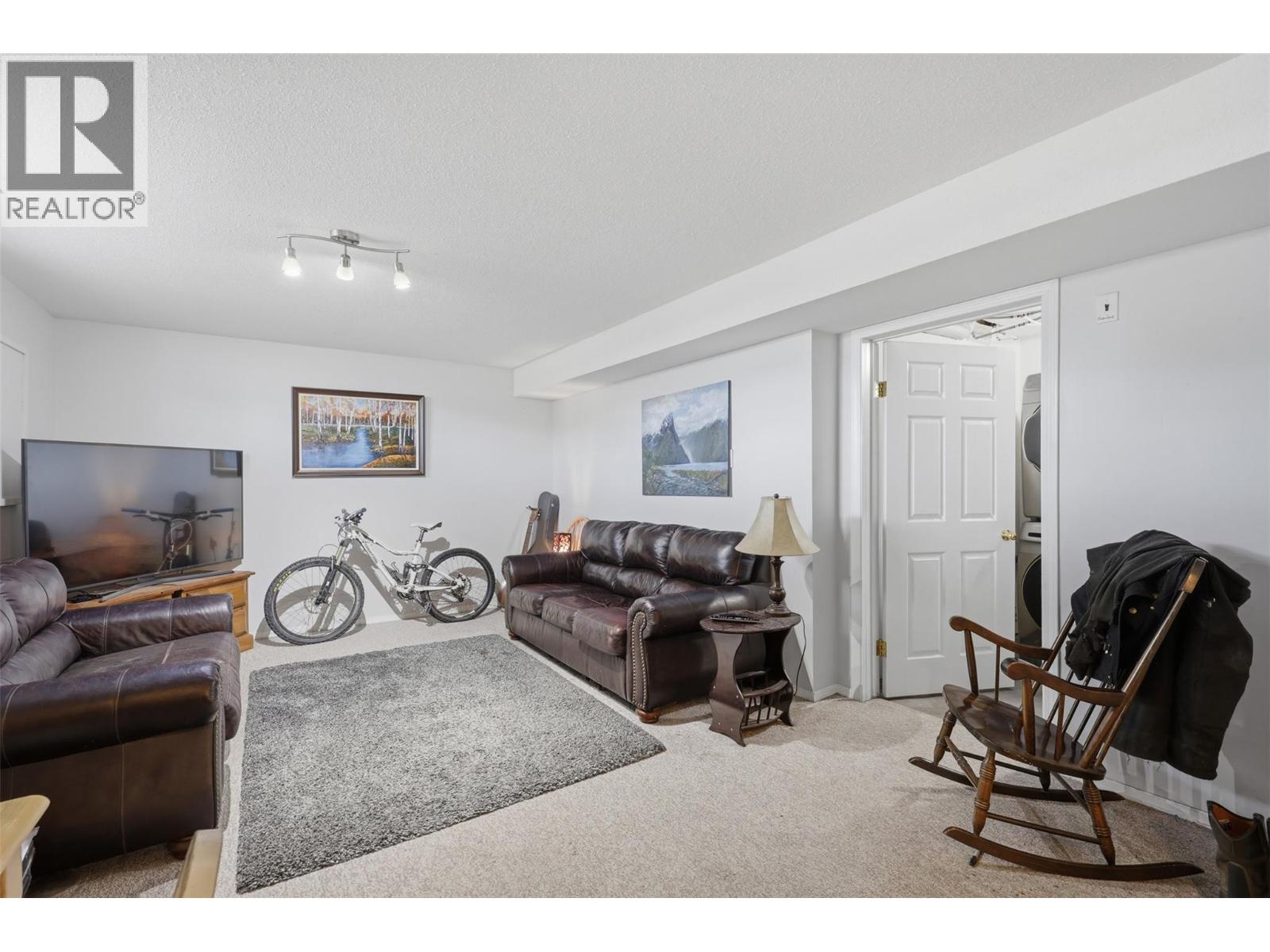 1897 Fleetwood Avenue - 39