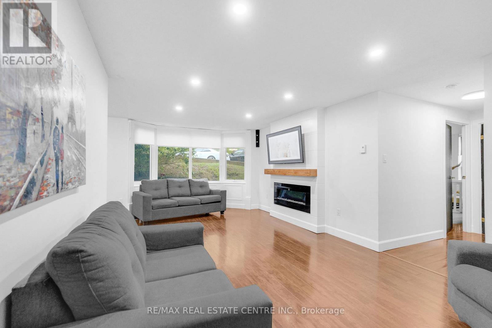 #103 35 GREEN VALLEY DRIVE - 16