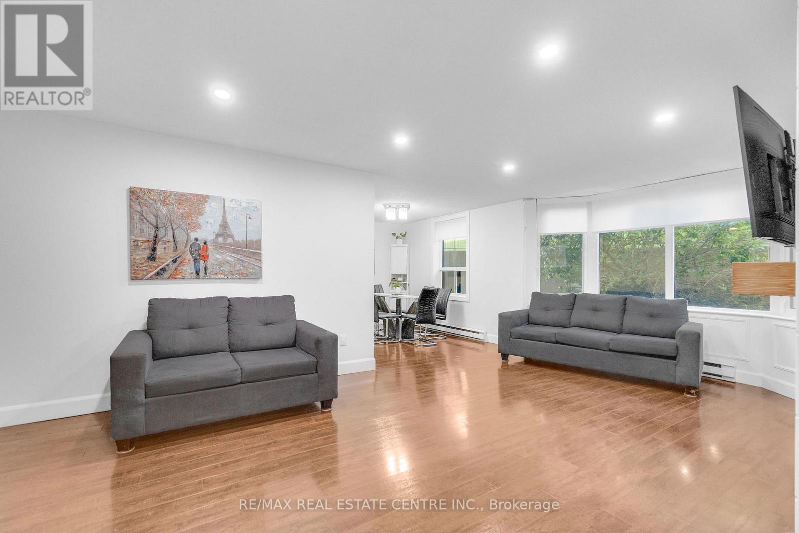 #103 35 GREEN VALLEY DRIVE - 17
