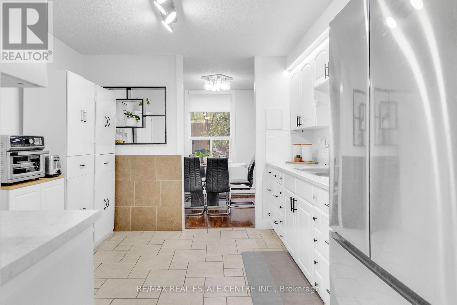 #103 35 GREEN VALLEY DRIVE - 22