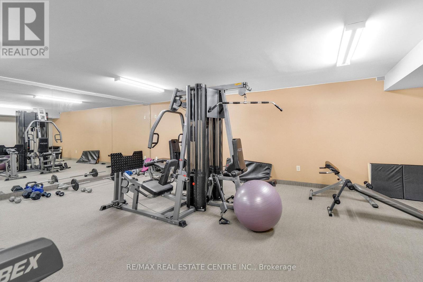 #103 35 GREEN VALLEY DRIVE - 34
