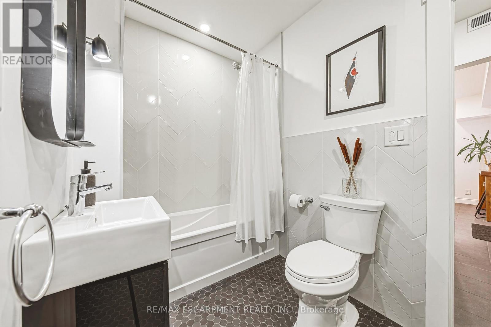 153 ELGIN STREET - 17