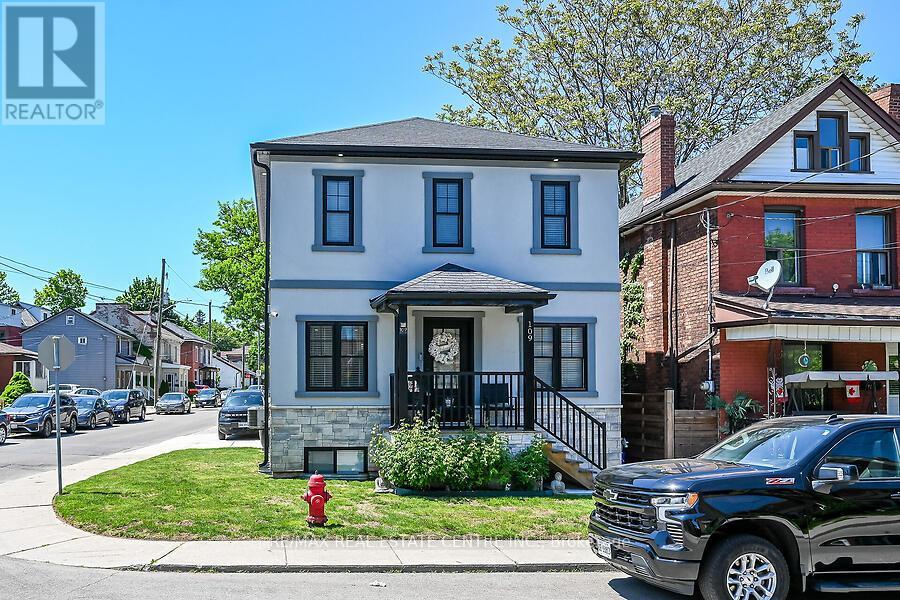109 RAY STREET N - 1