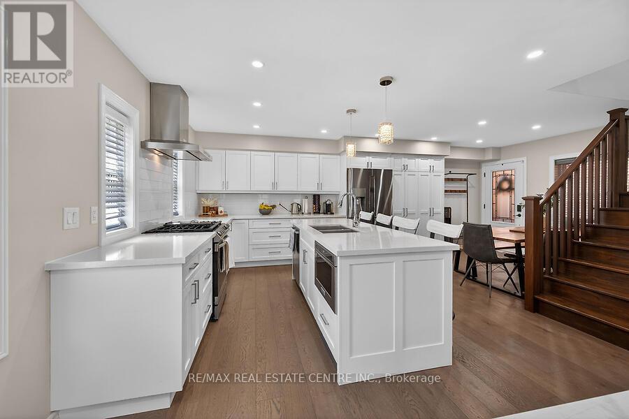 109 RAY STREET N - 12
