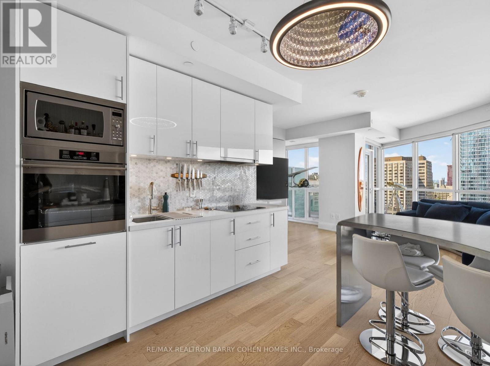 #2104 88 CUMBERLAND STREET - 5