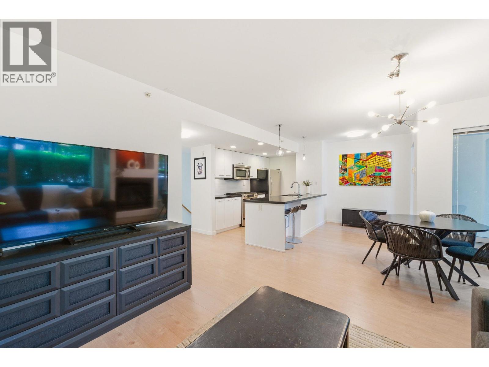 TH1 1288 CHESTERFIELD AVENUE — main photo