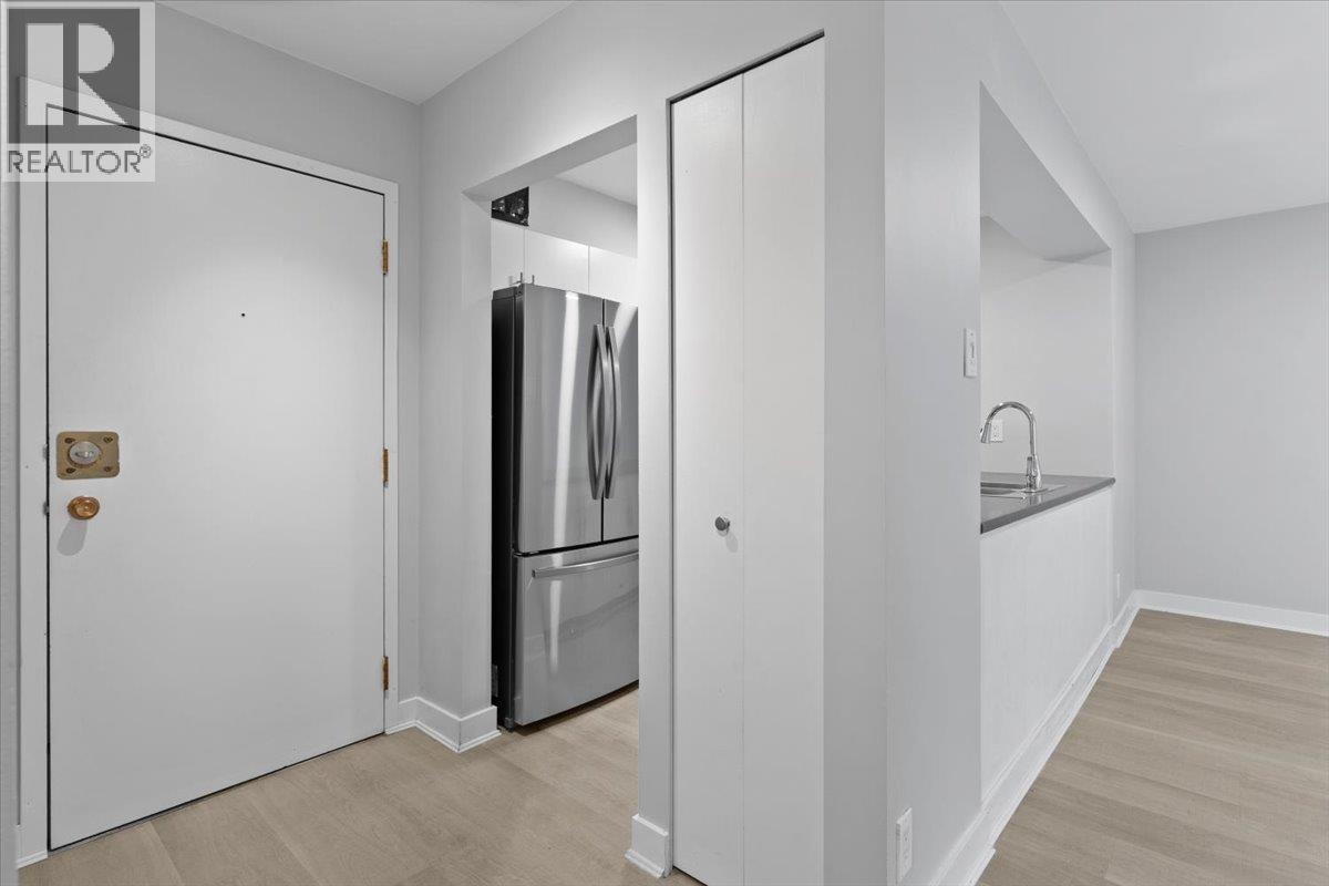 403 9521 CARDSTON COURT — photo 2
