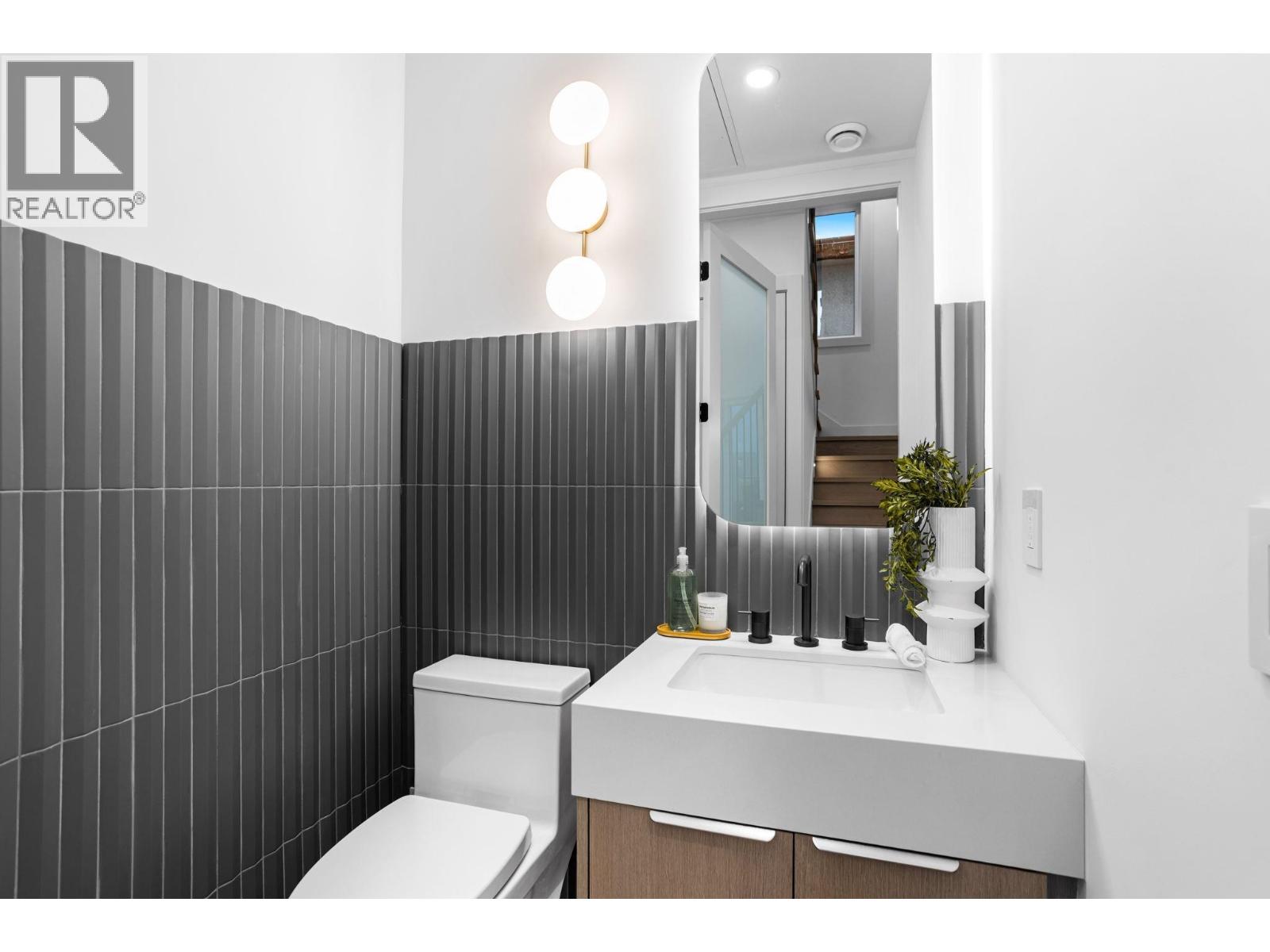 4 Bed, 4 Bath House for Sale in Vancouver – 2 3275 GRAVELEY STREET, Vancouver – MLS# R3131003 - Image 10