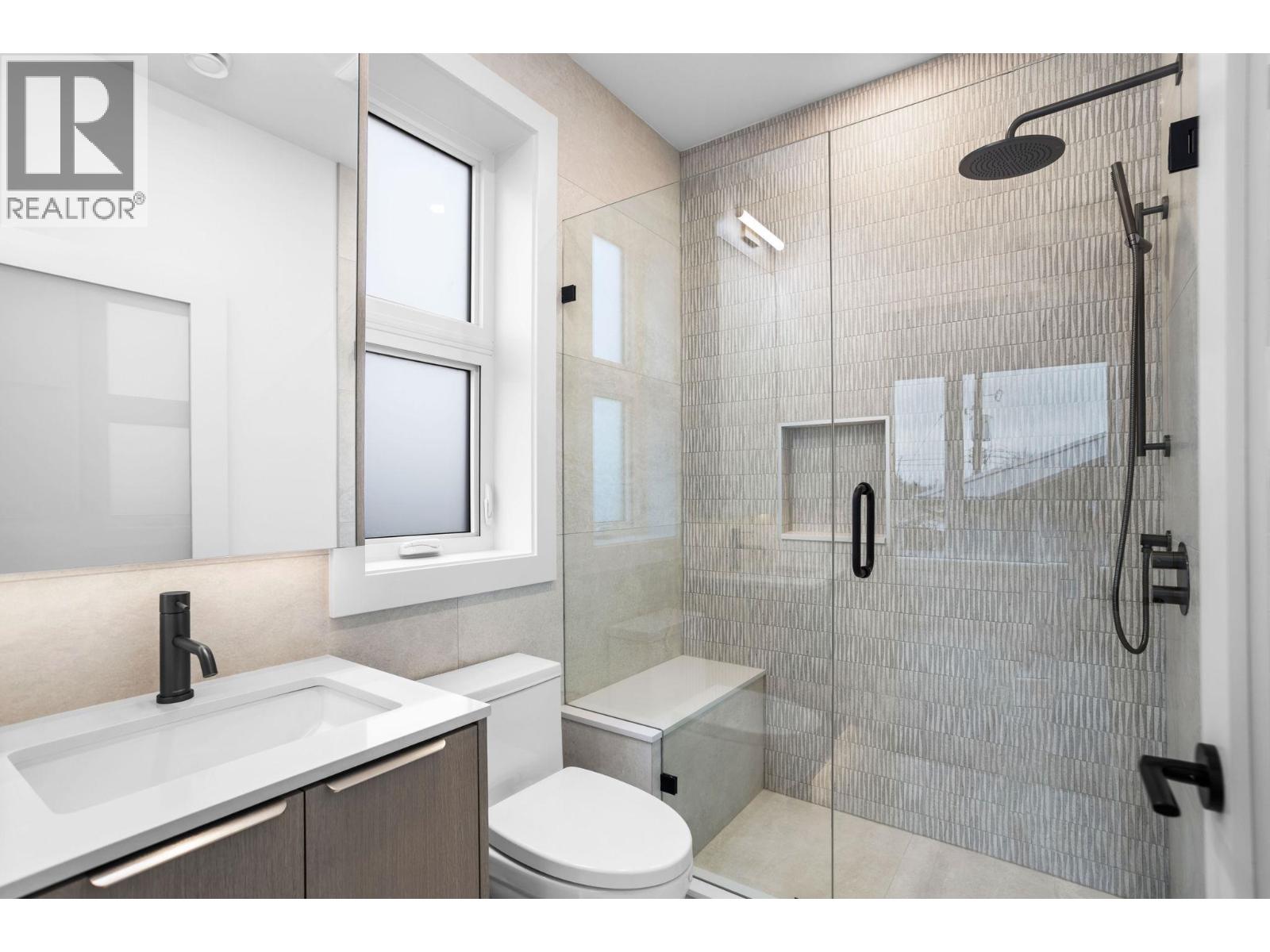 4 Bed, 4 Bath House for Sale in Vancouver – 2 3275 GRAVELEY STREET, Vancouver – MLS# R3131003 - Image 15