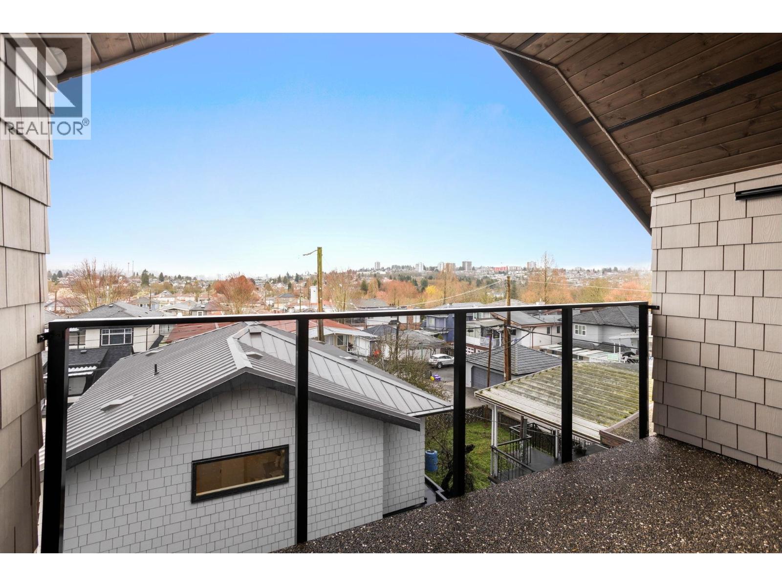 4 Bed, 4 Bath House for Sale in Vancouver – 2 3275 GRAVELEY STREET, Vancouver – MLS# R3131003 - Image 19