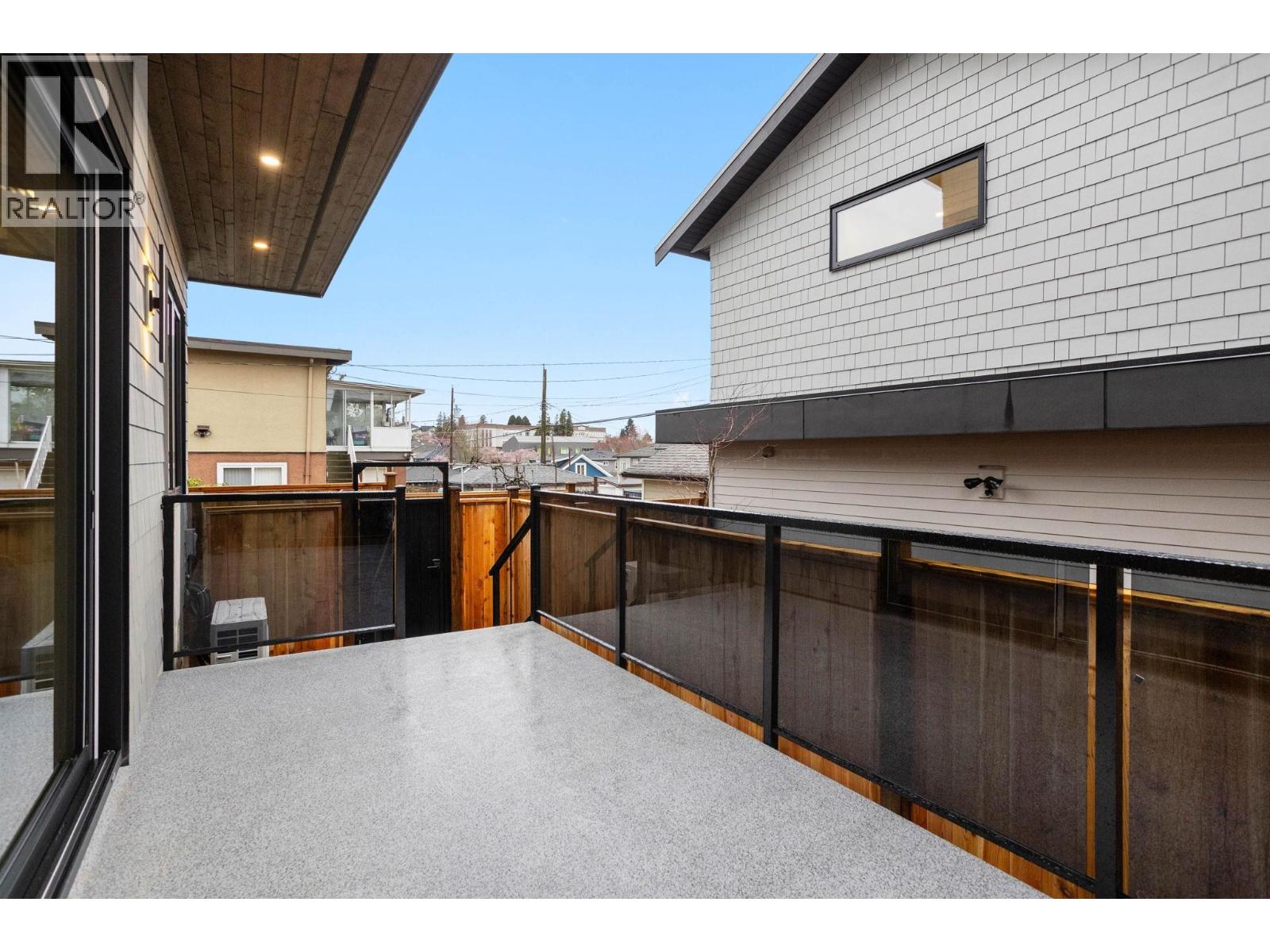 4 Bed, 4 Bath House for Sale in Vancouver – 2 3275 GRAVELEY STREET, Vancouver – MLS# R3131003 - Image 22