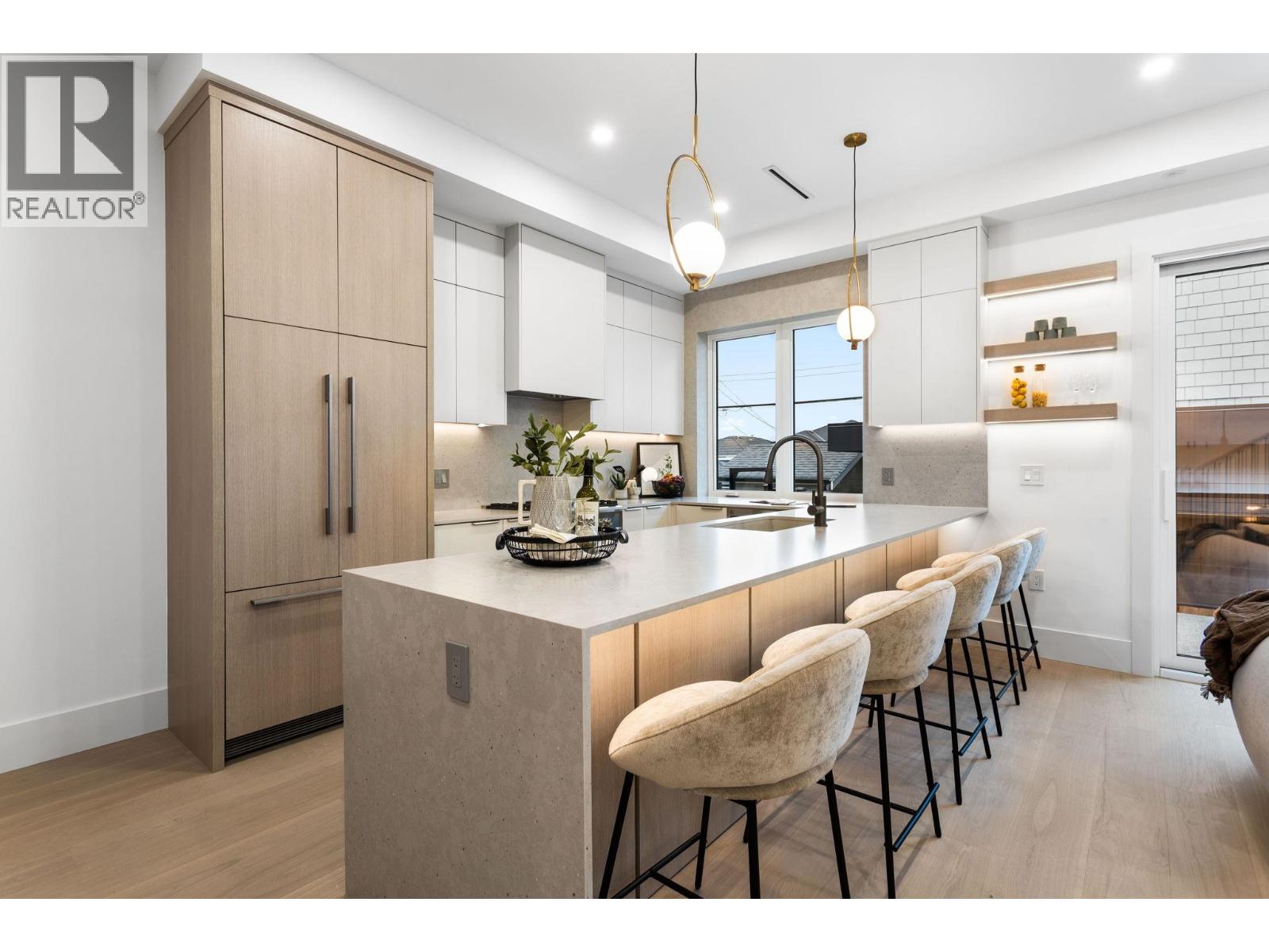 4 Bed, 4 Bath House for Sale in Vancouver – 2 3275 GRAVELEY STREET, Vancouver – MLS# R3131003 - Image 6
